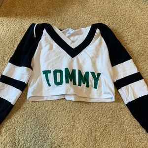 NEW TOMMY HILFIGER cropped sweatshirt